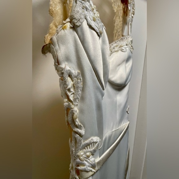 Galia Lahav Angelina Wedding Dress Size 4 and Reem Acra Cathedral Veil *READ* - Picture 16 of 17